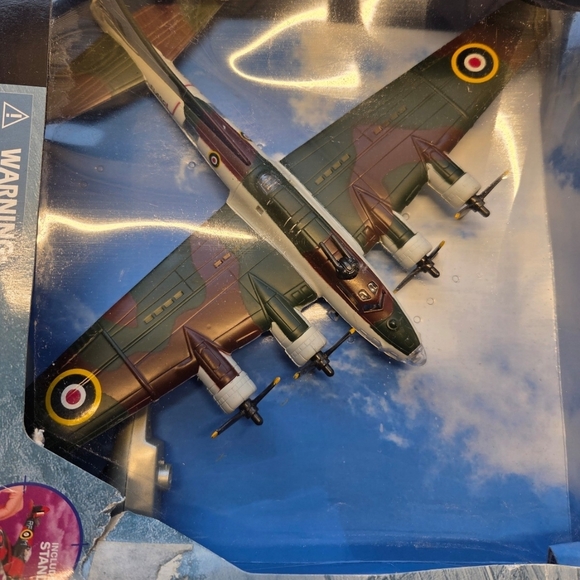 SkyPilot Collection Model Airplane - Picture 2 of 5